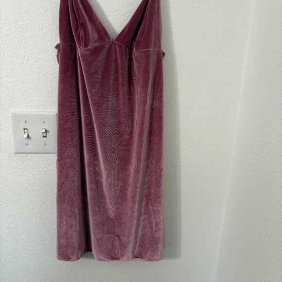 Victoria's Secret Slip V-Neck Velvet Dress Pink Size M Adjustable Straps - Picture 3 of 7